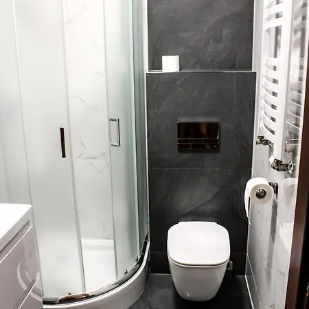 Regina Hotel *